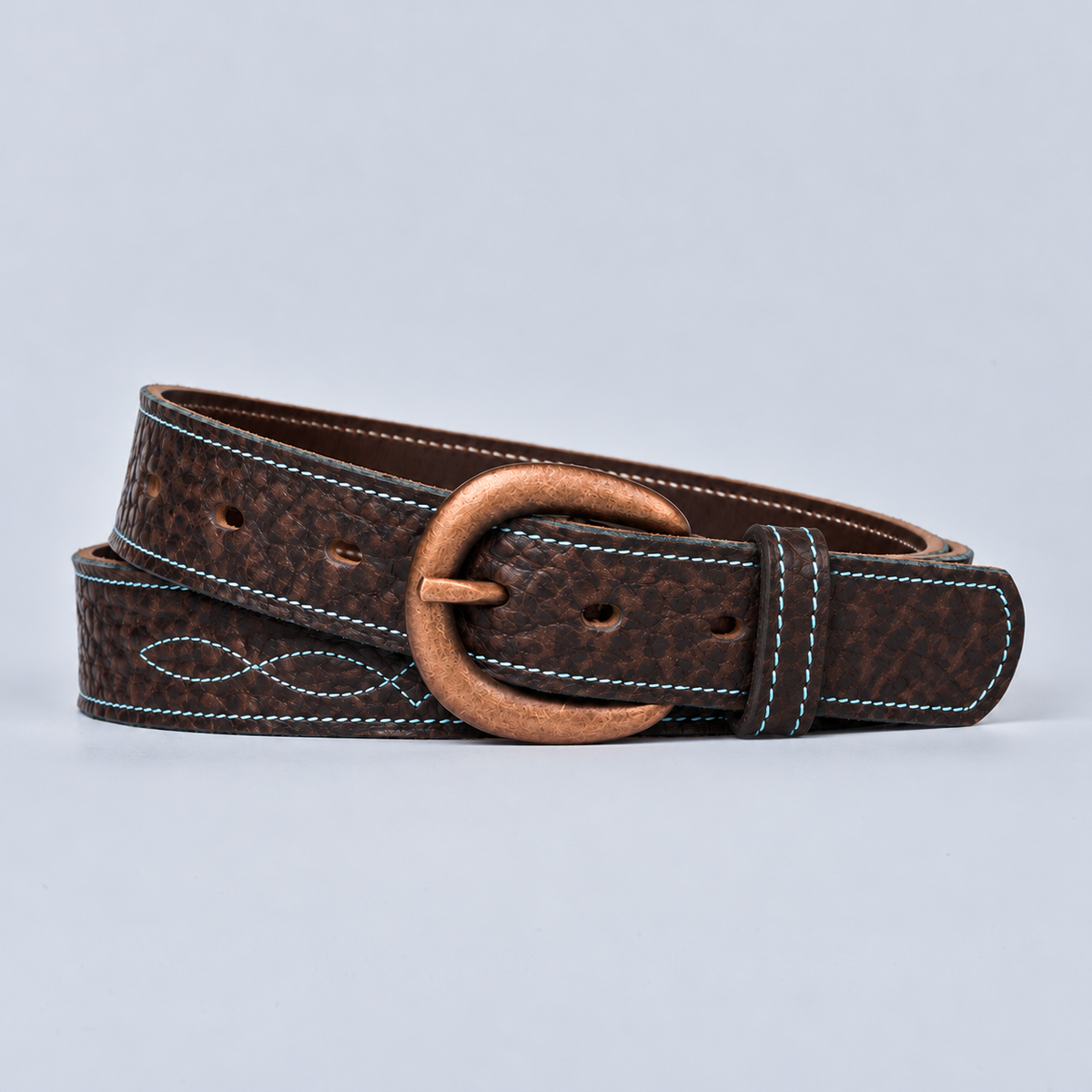 Hanks Belts The Yellowstone for Women 1″ with Stitched Center in chocolate leather with a bronze oval buckle.