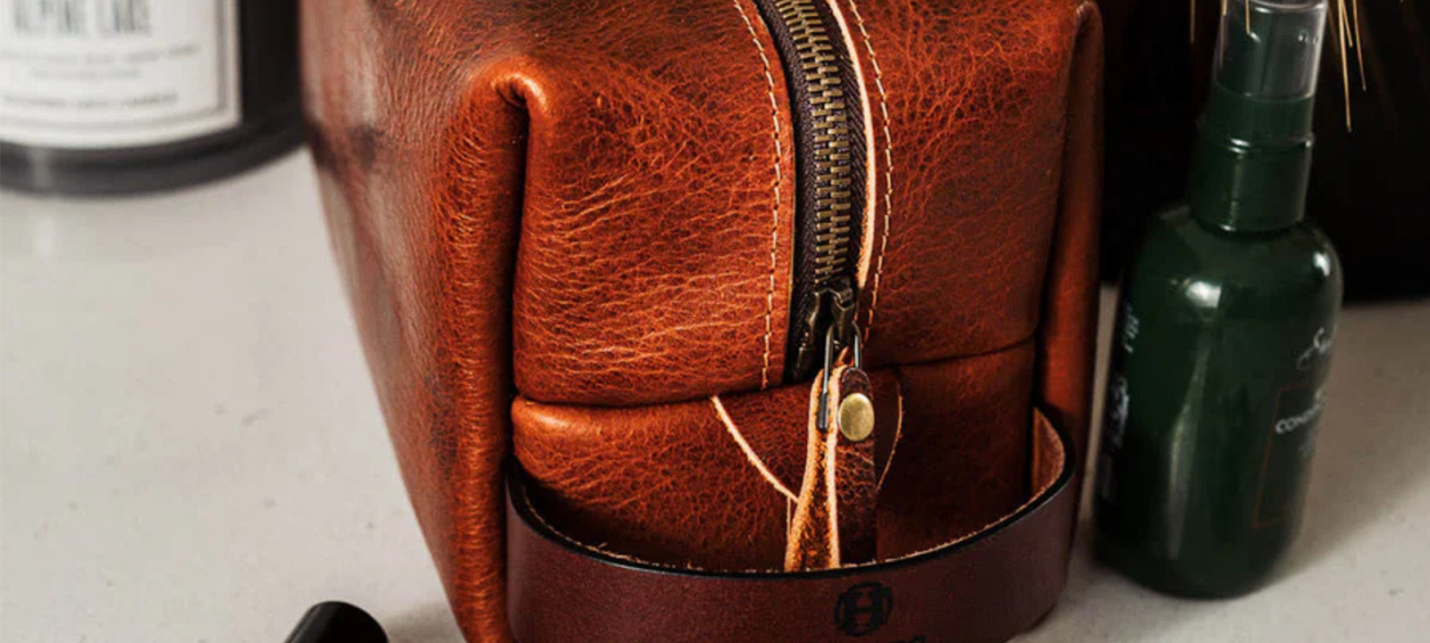 What Is a Dopp Kit - Hanks Belts