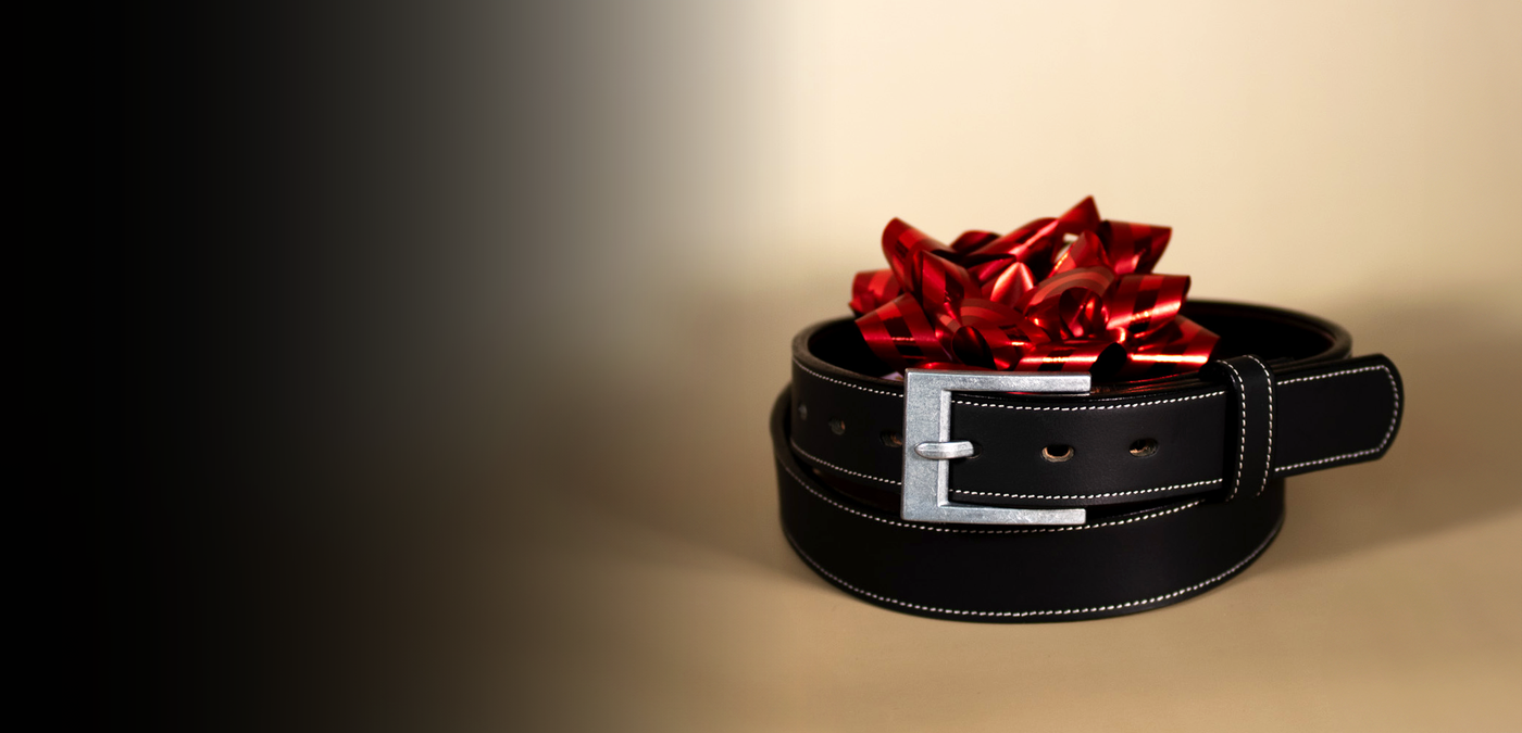 Hanks Heritage Belt wrapped up with a red bow on top