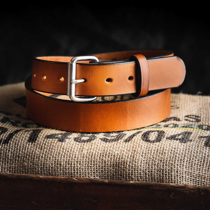 Hanks Oak Gunner Belt on Burlap