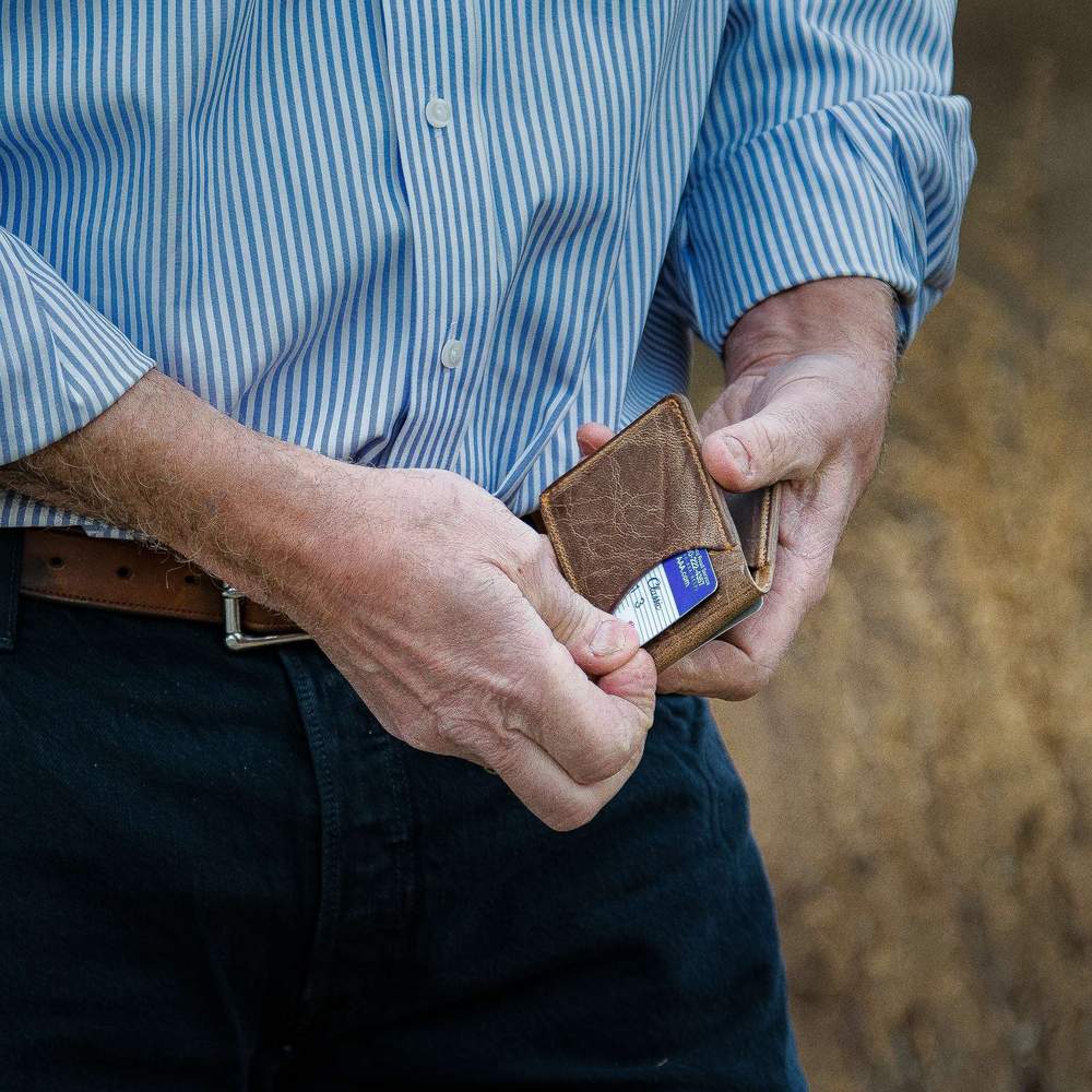 Hanks Slim Bi-fold Wallet in Vintage Brown